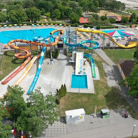 假日公园 Vadas Relax House Štúrovo